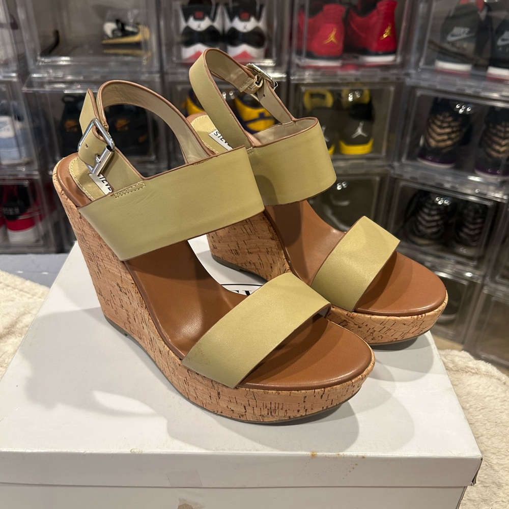 Steve Madden Cream Wedge Sandals